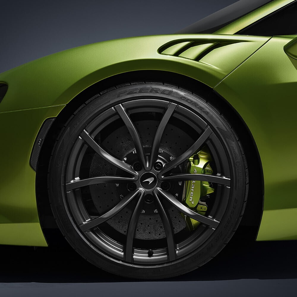 Pneumatici Pirelli Cyber Tyre in azione
