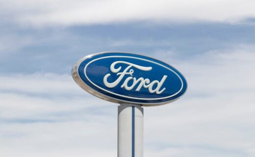 Veicolo elettrico Ford con Apple Maps