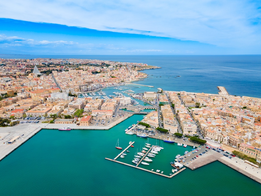 Sentinella Blu, barca confiscata trasformata in laboratorio galleggiante