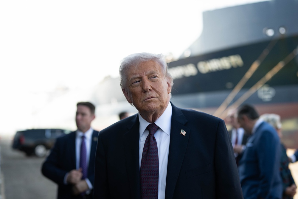 Donald Trump pubblica un meme su Giorgia Meloni