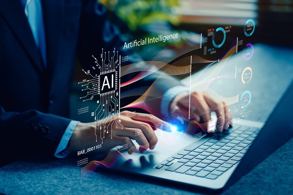 Lavoratori in un ufficio con intelligenza artificiale