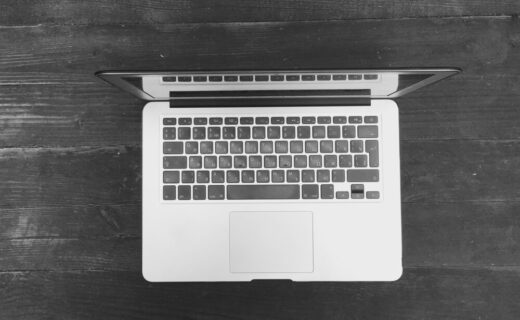 Immagine del MacBook OLED
